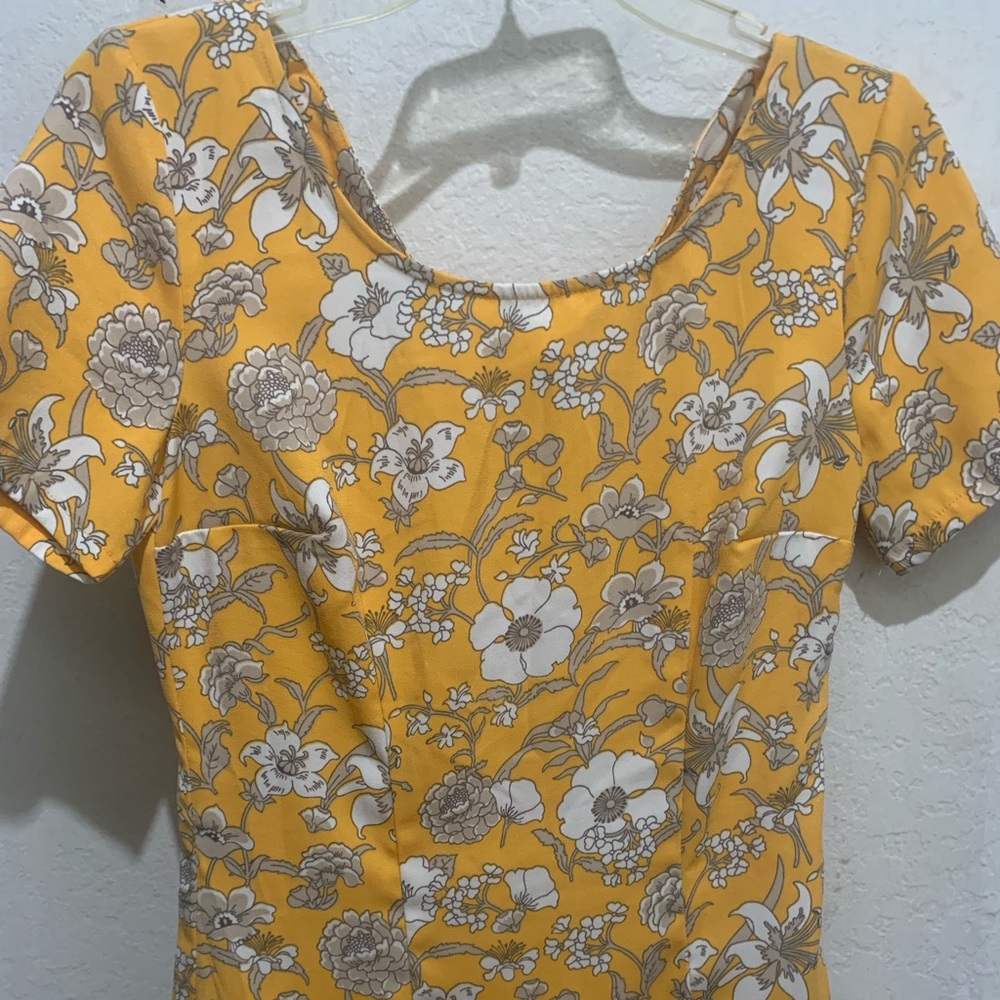Hollister floral dress - Picture 4 of 7
